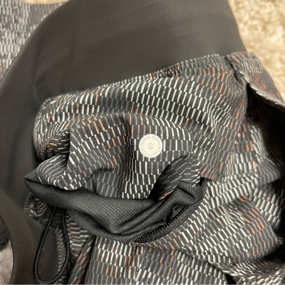 Lululemon Shorts‎ Men's Size Small Dark Grey 6" Inseam T.H.E Short Linerless - Picture 11 of 11